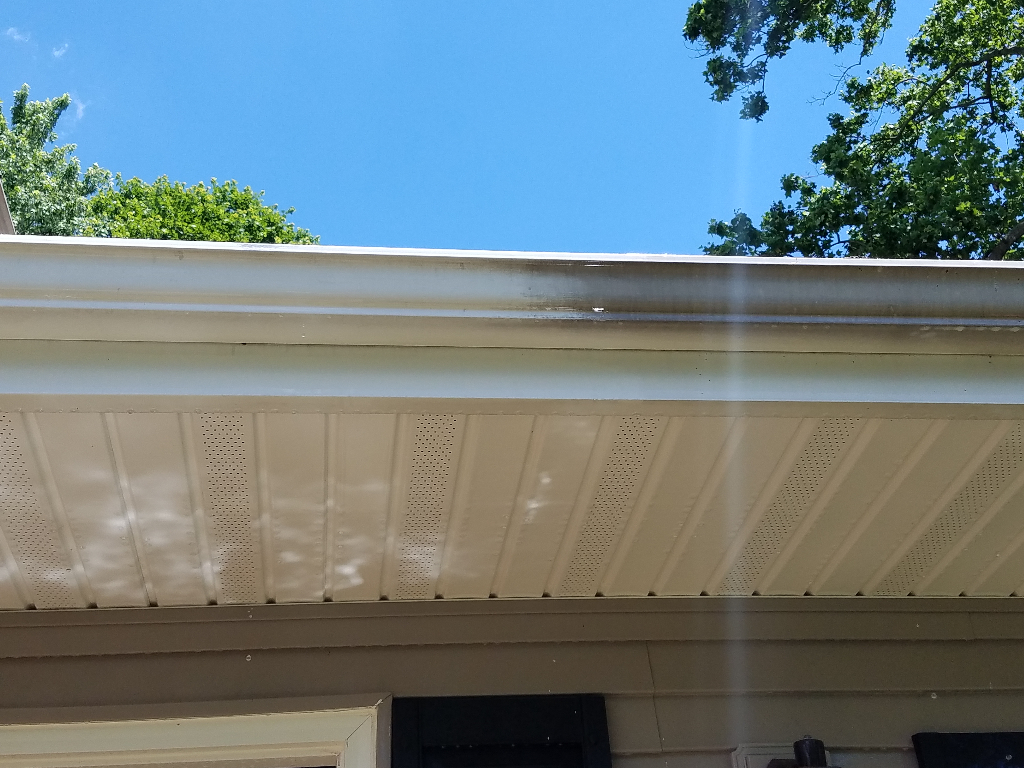 Gutter Whitening in Silver Spring Maryland